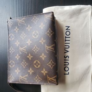 Louis Vuitton toiletry pouch 19